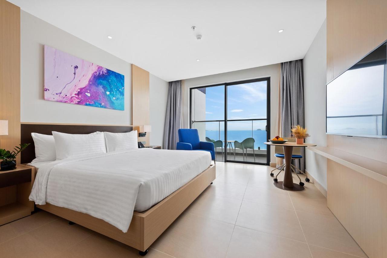 The Empyrean Cam Ranh Beach Resort Exterior foto